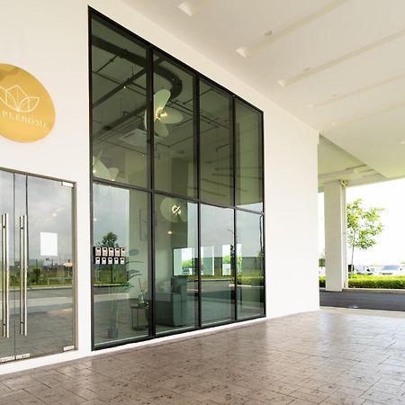 Amber Cove Premier Suites Melaka Exterior foto